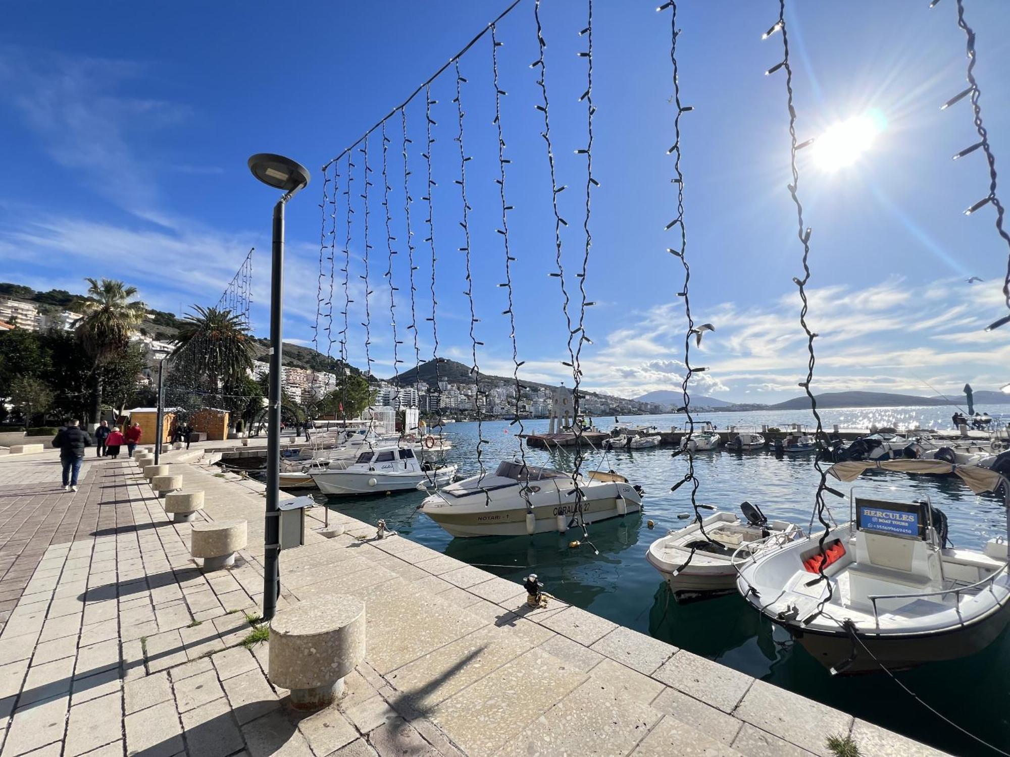 Svein Apartment Sarandë Buitenkant foto