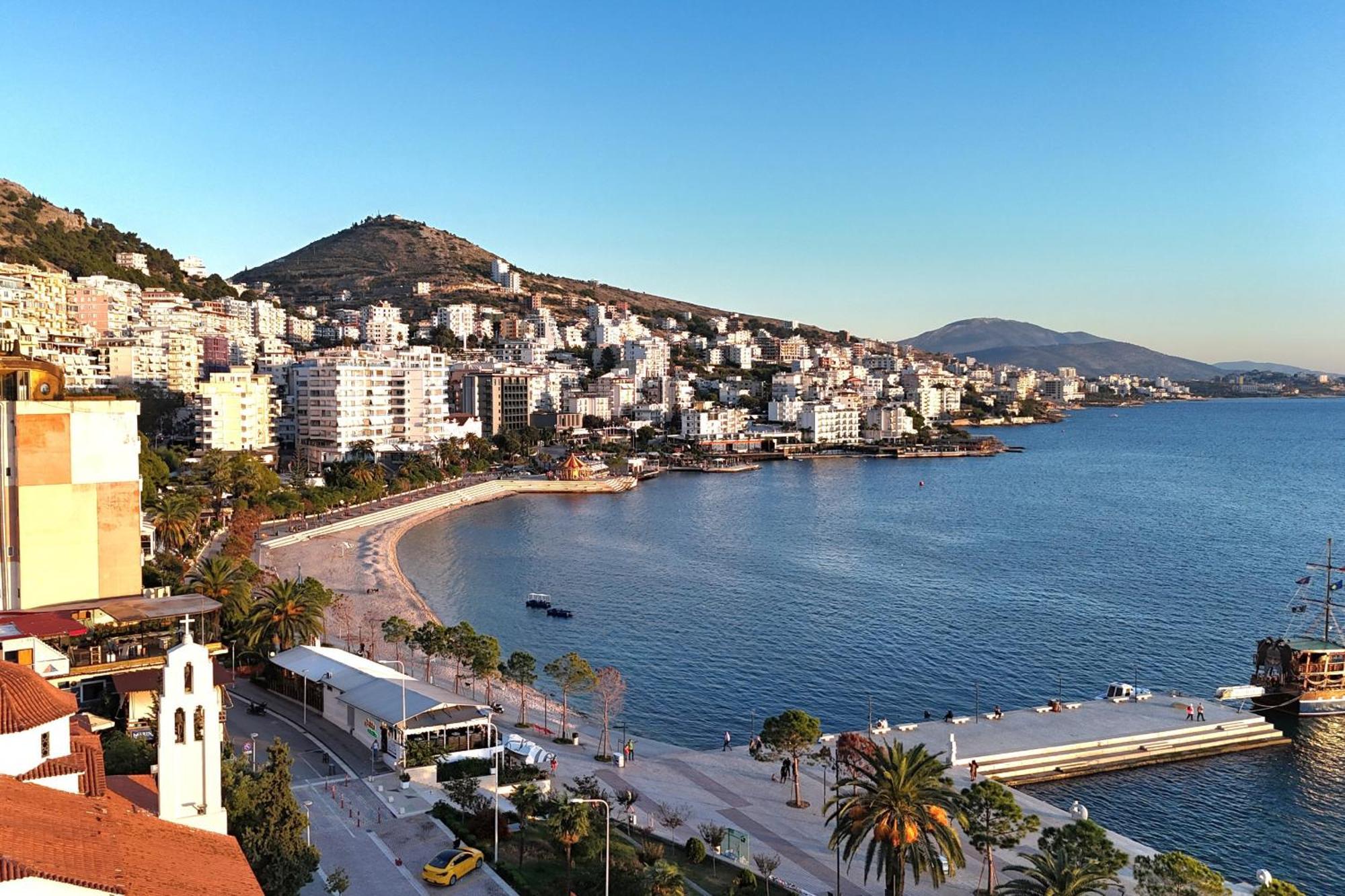 Svein Apartment Sarandë Buitenkant foto