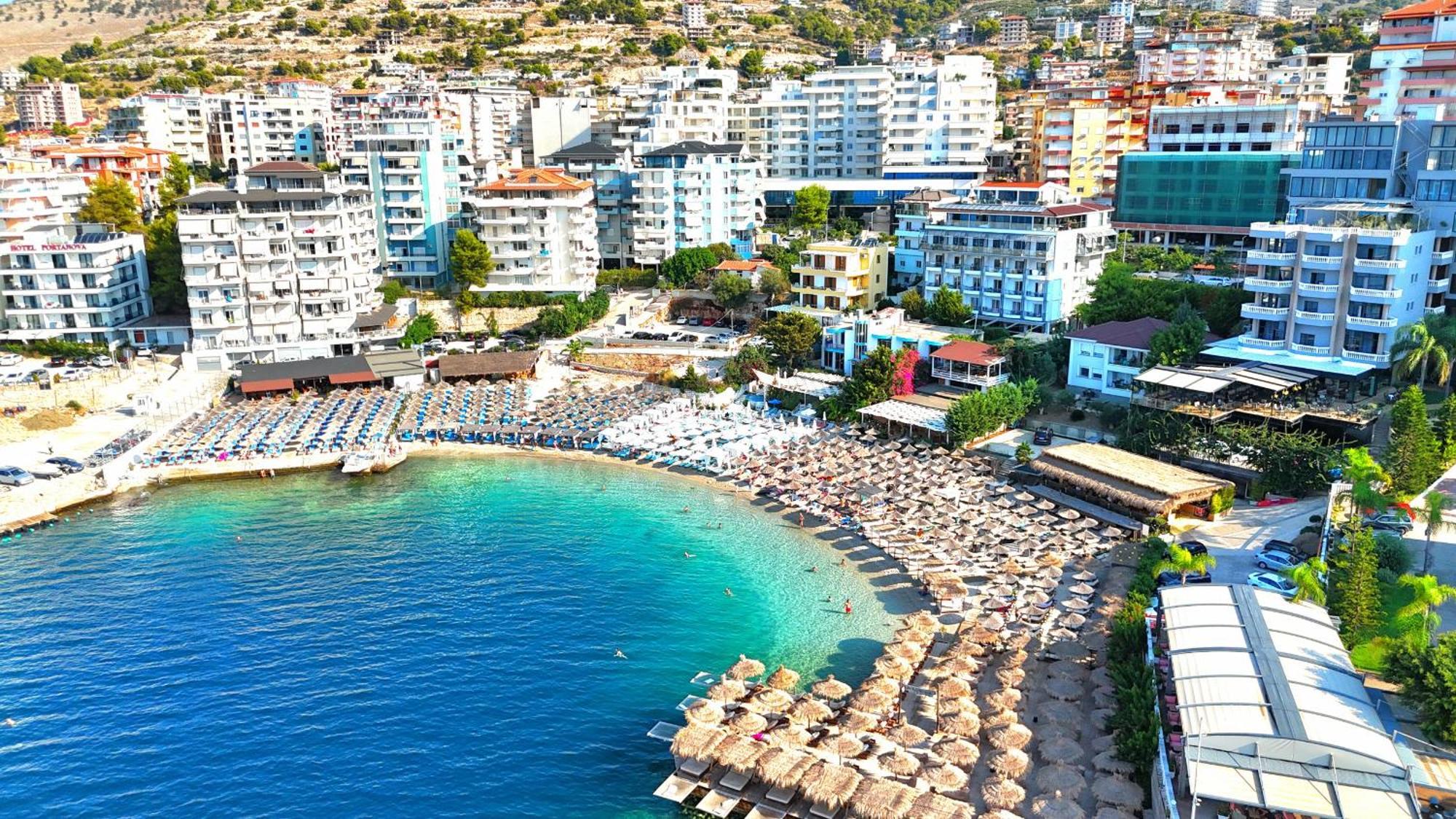 Svein Apartment Sarandë Buitenkant foto