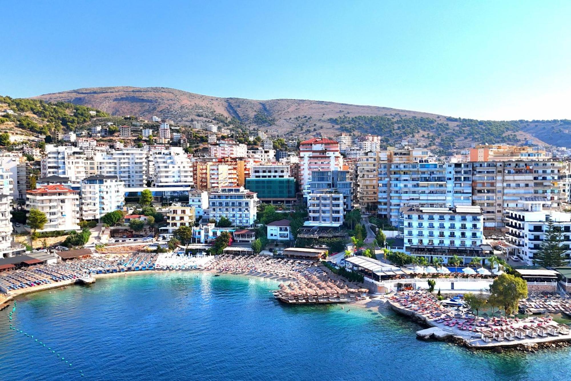Svein Apartment Sarandë Buitenkant foto